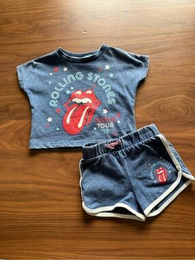 the Rolling Stones Blue & Red Graphic Tee & Shorts Matching Set - 18 Months